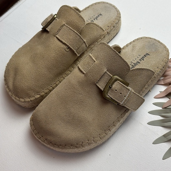Haute Hippie Style Aria Tan Suede Slip-On Clogs - Size 7.5 - Picture 1 of 7